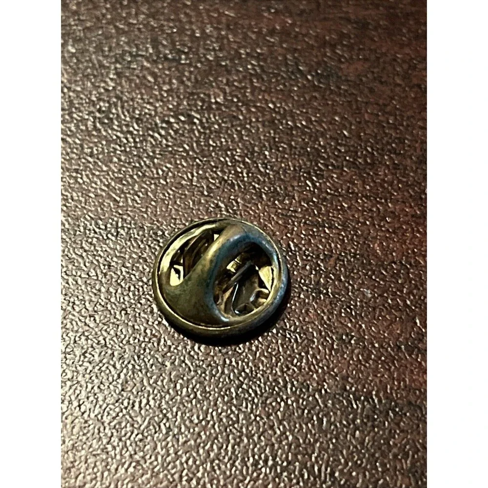 Vintage 1996 Atlanta Summer Olympics Izzy Mascot‎ Speed Skating Rubber Hat Pin